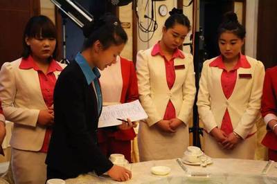 阿拉善大酒店餐飲部第十屆服務(wù)技能大賽圓滿(mǎn)落幕